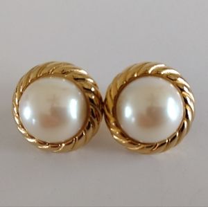*Richelieu pearl gold-tone braided earrings